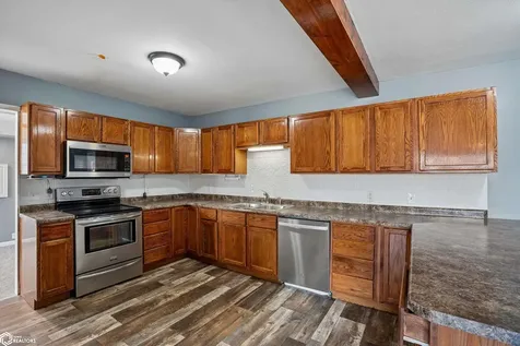 415 College Hill Avenue Oskaloosa IA 52577