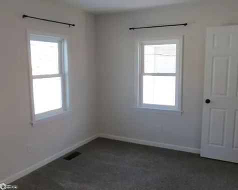 505 E Des Moines Street Brooklyn IA 52211