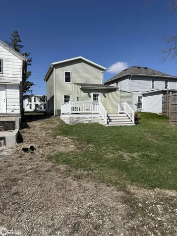 505 E Des Moines Street Brooklyn IA 52211