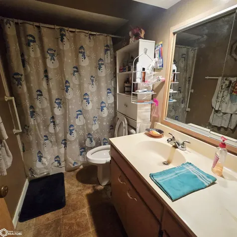 114 Geneva Drive Oskaloosa IA 52577