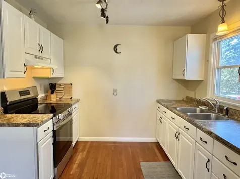 906 N 9th Street Fairfield IA 52556