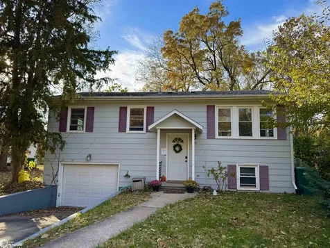 906 N 9th Street Fairfield IA 52556