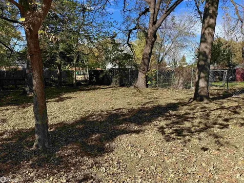 906 N 9th Street Fairfield IA 52556
