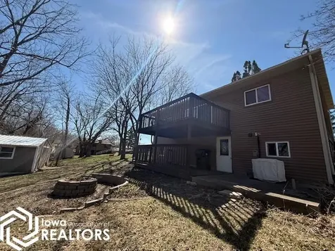 1279 Holiday Lane Brooklyn IA 52211