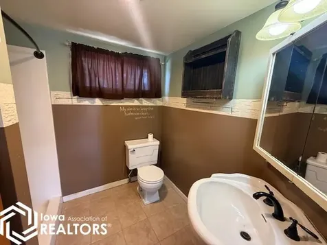 1279 Holiday Lane Brooklyn IA 52211