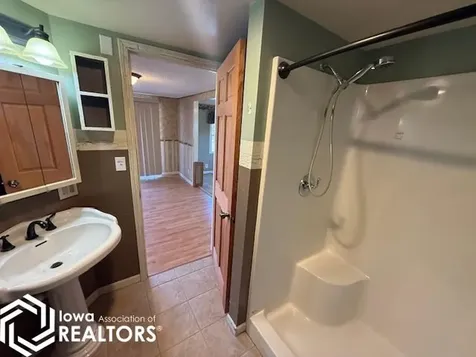 1279 Holiday Lane Brooklyn IA 52211