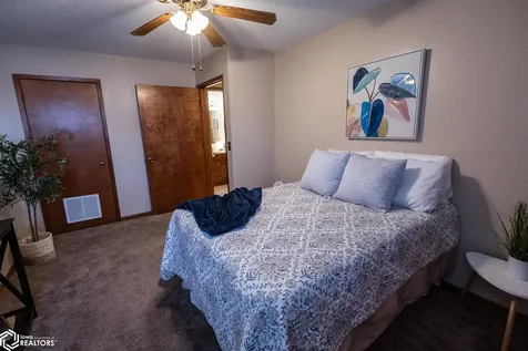 600 #A2 Briarstone Drive Mason City IA 50401