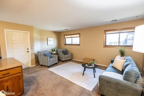 600 #A2 Briarstone Drive Mason City IA 50401