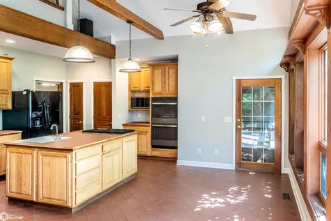 2418 Silverwood Lane Fairfield IA 52556