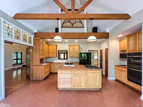 2418 Silverwood Lane Fairfield IA 52556