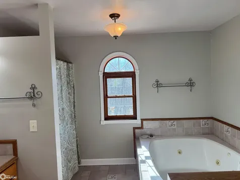 2418 Silverwood Lane Fairfield IA 52556