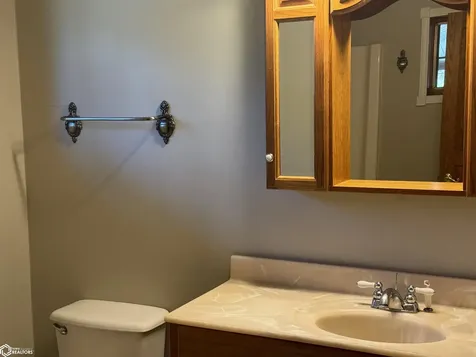 2418 Silverwood Lane Fairfield IA 52556