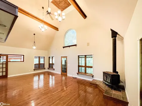 2418 Silverwood Lane Fairfield IA 52556