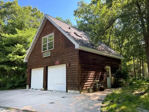 2418 Silverwood Lane Fairfield IA 52556