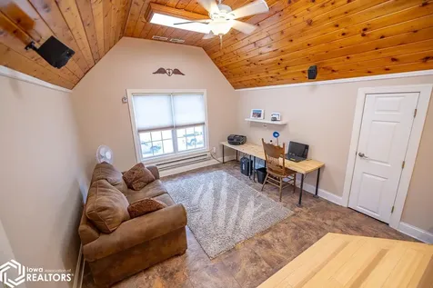 27 Pinehurst Circle Ottumwa IA 52501