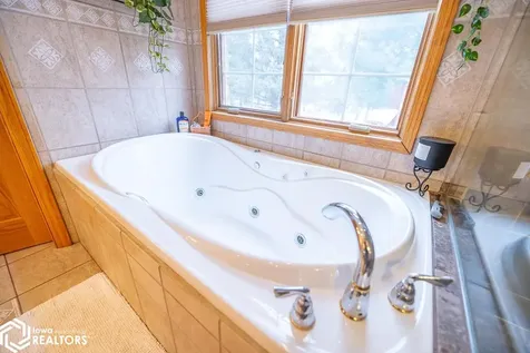 27 Pinehurst Circle Ottumwa IA 52501