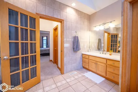 27 Pinehurst Circle Ottumwa IA 52501