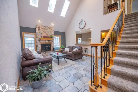 27 Pinehurst Circle Ottumwa IA 52501