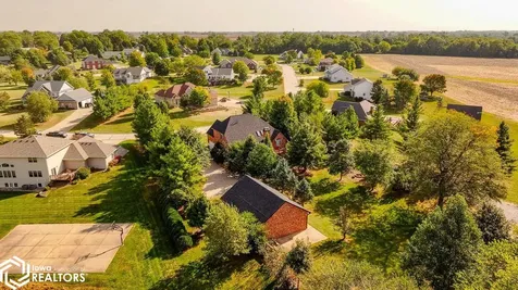 27 Pinehurst Circle Ottumwa IA 52501