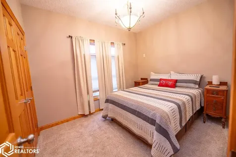 27 Pinehurst Circle Ottumwa IA 52501
