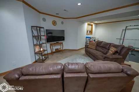 27 Pinehurst Circle Ottumwa IA 52501