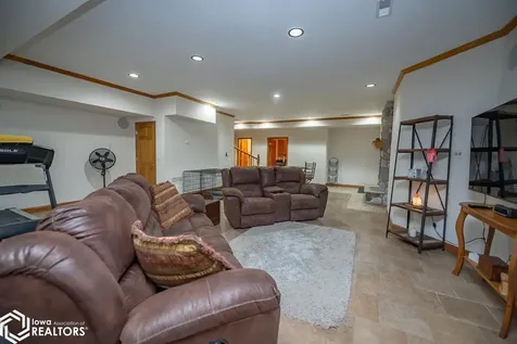 27 Pinehurst Circle Ottumwa IA 52501