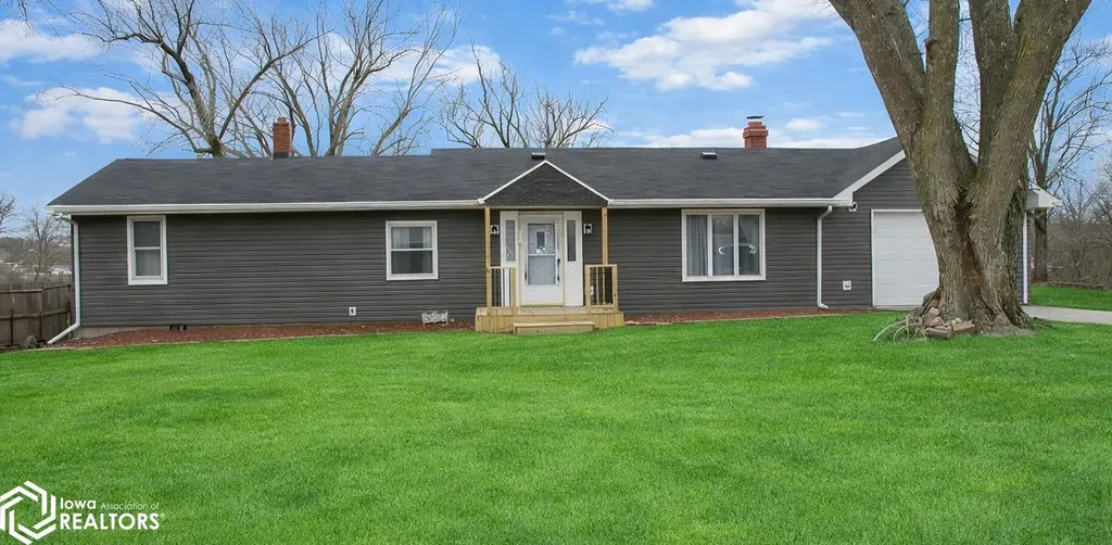 324 Elmdale Avenue Ottumwa IA 52501
