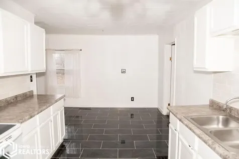 324 Elmdale Avenue Ottumwa IA 52501
