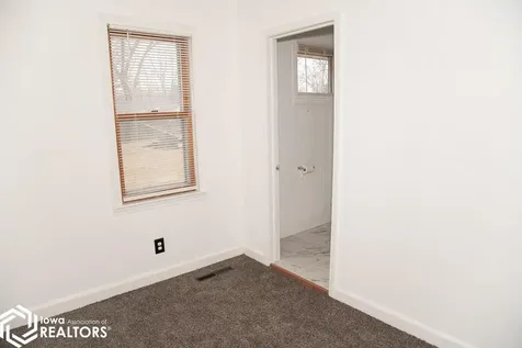 324 Elmdale Avenue Ottumwa IA 52501