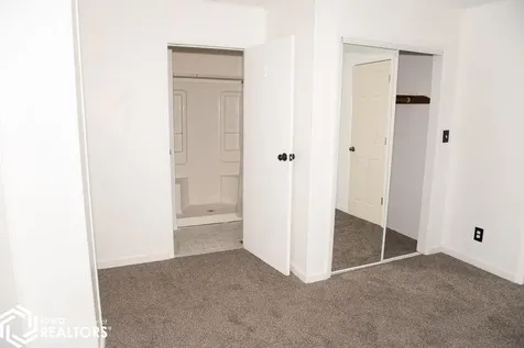 324 Elmdale Avenue Ottumwa IA 52501