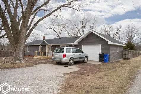324 Elmdale Avenue Ottumwa IA 52501