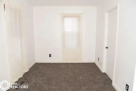 324 Elmdale Avenue Ottumwa IA 52501