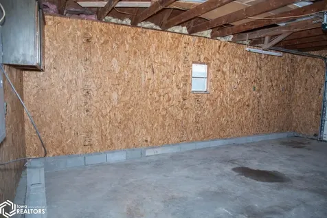 324 Elmdale Avenue Ottumwa IA 52501