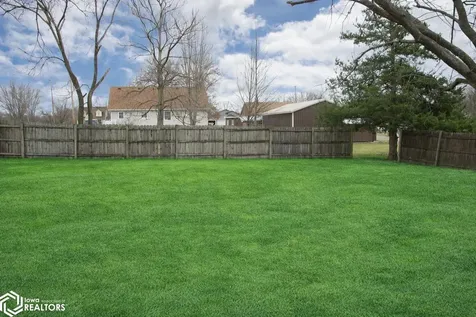324 Elmdale Avenue Ottumwa IA 52501