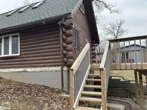 4312 Shady Lane Drive Brooklyn IA 52211