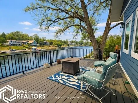 2141 S Lakeshore Drive Brooklyn IA 52211