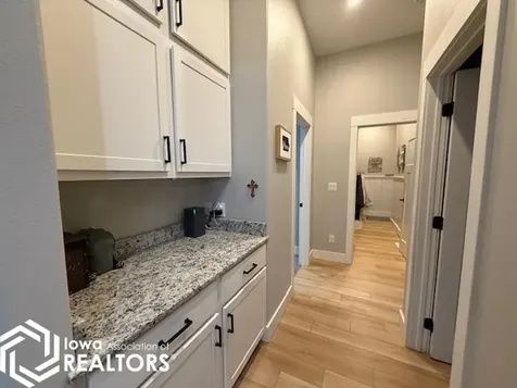 2141 S Lakeshore Drive Brooklyn IA 52211