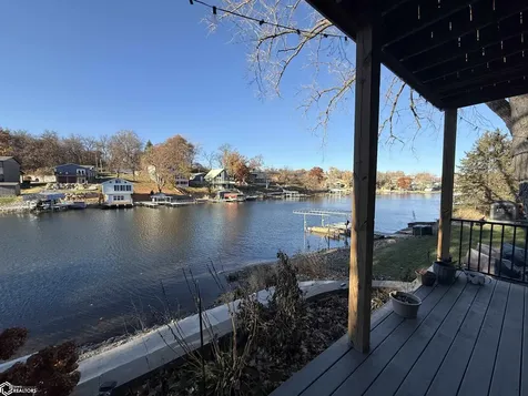 2141 S Lakeshore Drive Brooklyn IA 52211