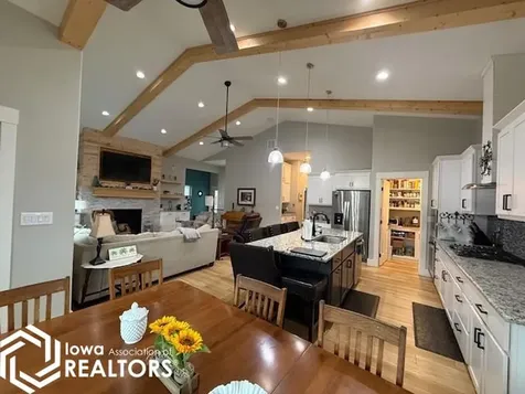 2141 S Lakeshore Drive Brooklyn IA 52211