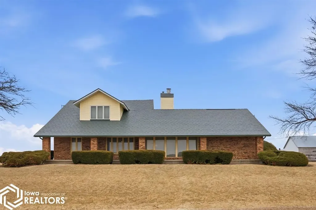 33536 180 Avenue Hedrick IA 52563