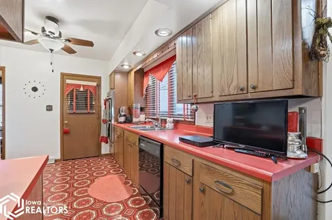 33536 180 Avenue Hedrick IA 52563