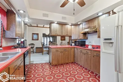 33536 180 Avenue Hedrick IA 52563