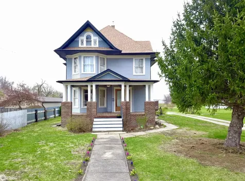 426 East Street Grinnell IA 50112