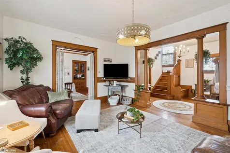 426 East Street Grinnell IA 50112