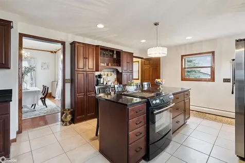 426 East Street Grinnell IA 50112