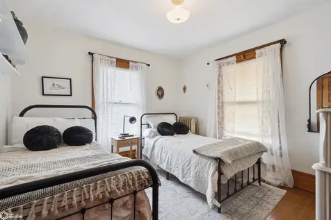 426 East Street Grinnell IA 50112