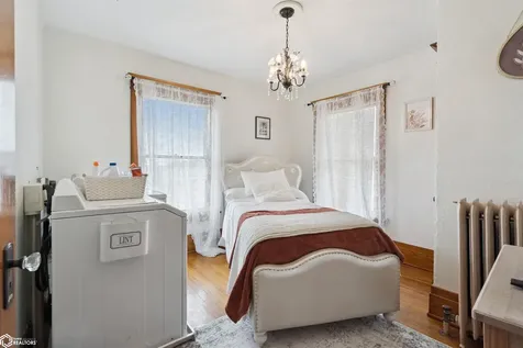 426 East Street Grinnell IA 50112