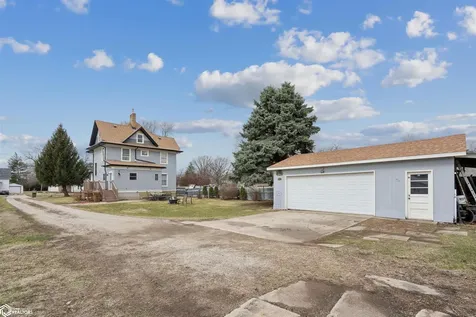 426 East Street Grinnell IA 50112