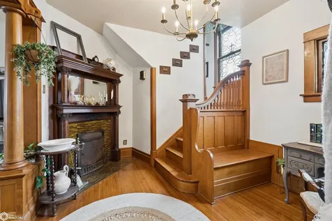 426 East Street Grinnell IA 50112