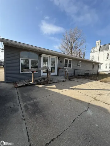 814 N Court Street Ottumwa IA 52501